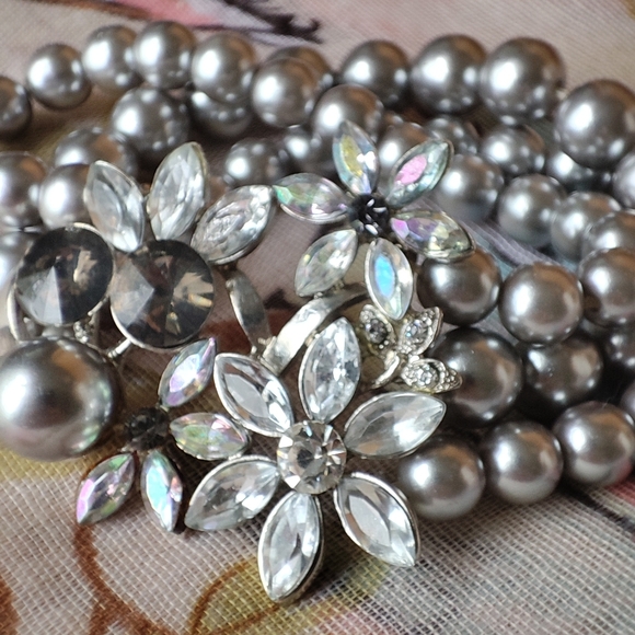 Gray Faux Pearl Marquis Rhinestone Rivoli Aurora Borealis Stretch Bracelet NEW - Picture 6 of 6